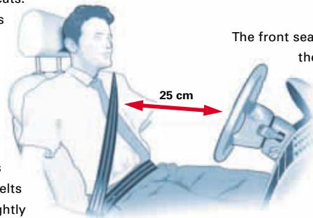 AUDI S8 - Wear the seat belt correctly - 2