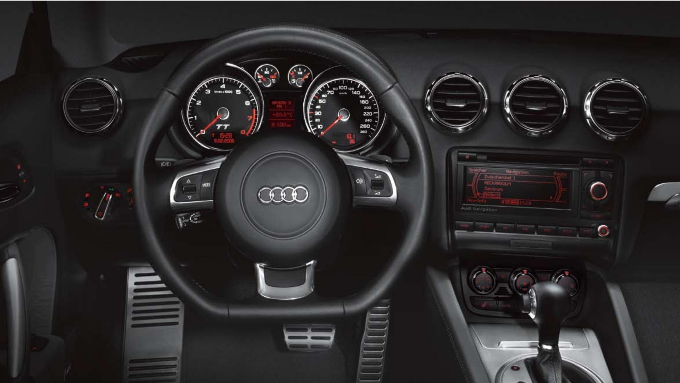 AUDI TT ROADSTER - The Audi TT is a landmark in design. - 3