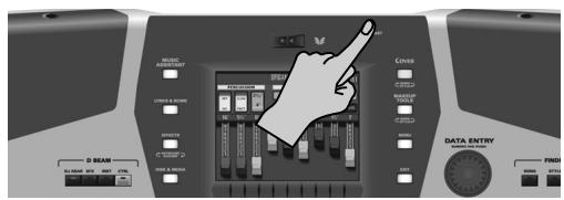 ROLAND E-80 - Setting the display contrast - 1