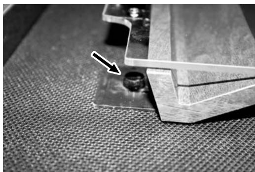 ROLAND C-30 - Removing the music stand - 1