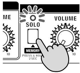 ROLAND CUBE-80X - Pressione e segure o chave SOLO no pail até que o indicator comece a piscar (aproxadamente bois段时间s ou mais). - 1