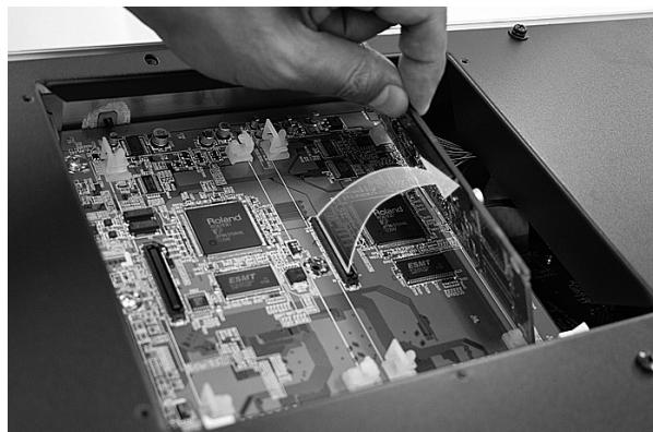 ROLAND FANTOM G6 - Retrait d'une carte d'expansion - 2