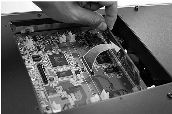 ROLAND FANTOM G8 - Removing an Expansion Board - 2