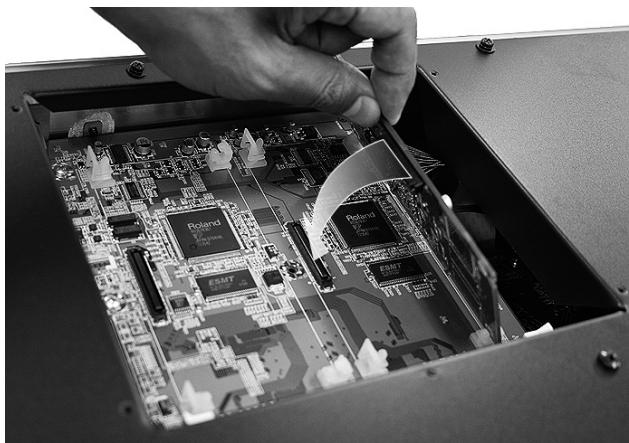ROLAND FANTOM G8 - Installation d'une carte d'expansion Wave - 4