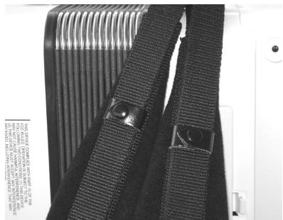 ROLAND FR-1B - Installeren van de draagriemen - 3