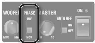 ROLAND CM-220 - Como assegurar um elo natural entre a unidade principal (subwoofer) e os alto-falantes satélites (chave [PHASE]) - 1