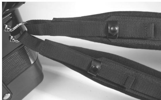 ROLAND FR-3XB BK - Unpack the straps. - 5
