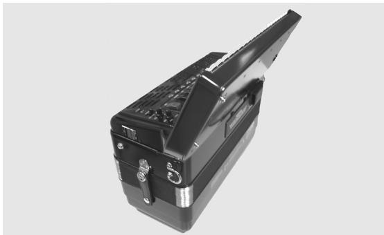 ROLAND FR-3XB WH - Unpack the straps. - 2