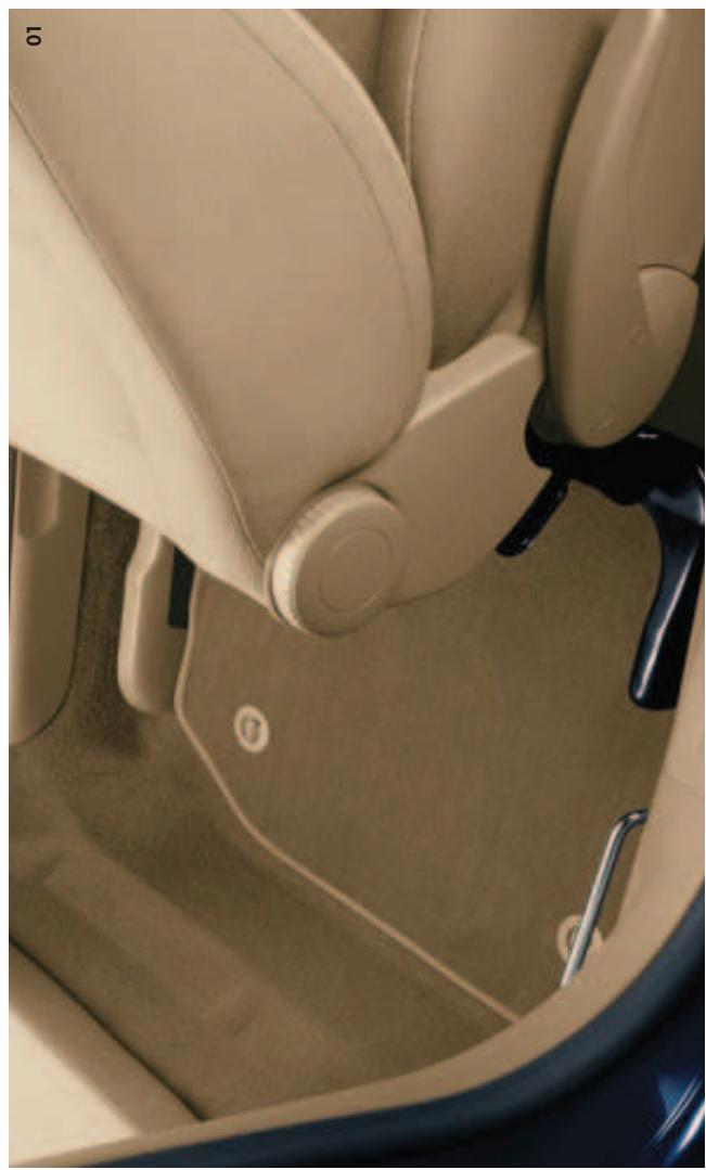 VOLKSWAGEN NEW BEETLE - A unique exterior and interior. - 12