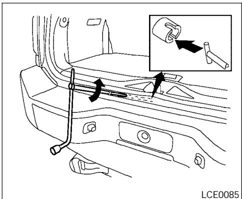 NISSAN ARMADA 2005 - CAUTION - 1