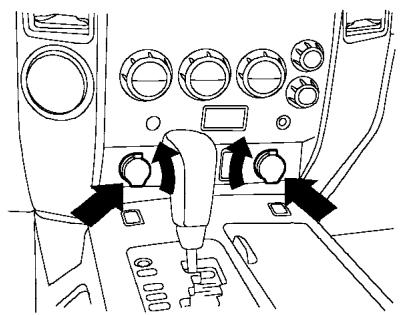 NISSAN ARMADA 2007 - POWER OUTLET - 2
