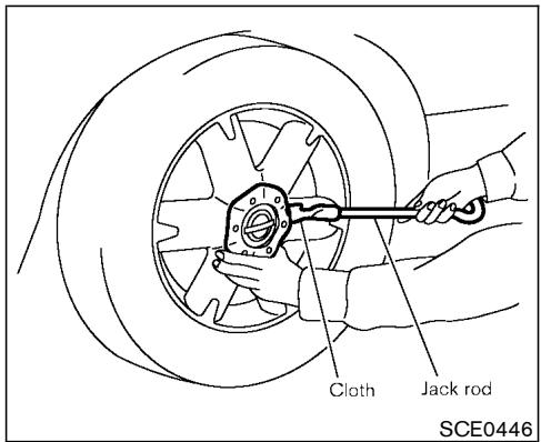 NISSAN MURANO 2003 - Getting the spare tire and tools - 2