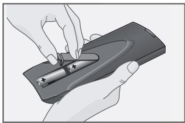 GRUNDIG APOLLO 42 PW 110-7605 TOP - Inserting batteries in the remote control - 1