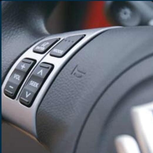 SUZUKI SWIFT - VOLANT TROIS BRANCHES AVEC COMMANDES AUDIO - 1