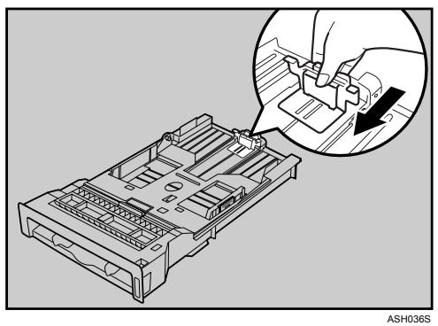 RICOH AFICIO SP C220N - Pinch the clip on the side paper guide and slide it to match the standard size. - 3