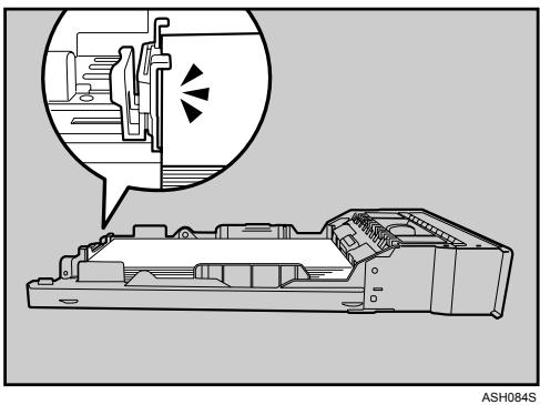 RICOH AFICIO SP C220N - Pinch the clip on the side paper guide and slide it to match the standard size. - 7