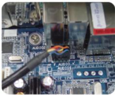 GIGABYTE 3D MERCURY - Etape 6 - Installation des Ports d'E/S Multimédia Frontaux. - 3
