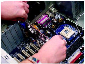 GIGABYTE GV-N57128DE - To install your graphics accelerator card: - 3
