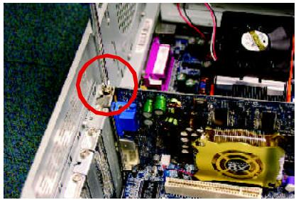 GIGABYTE GV-N57128DE - To install your graphics accelerator card: - 5