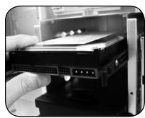 GIGABYTE ISOLO 210 - 4-8 Installation of 3.5" Internal Device Bay - 1
