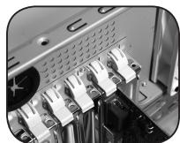 GIGABYTE ISOLO 230 - 4-3 Installation of Add-on Card - 3
