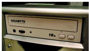 GIGABYTE POSEIDON - Installation of 5.25" Front Device Bay - 5