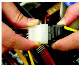 GIGABYTE GA-P35-S3 - 1-6 Installing the SATA Bracket - 7