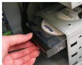 GIGABYTE 8I845GVM-RZAC - Memasang Perangkat IDE dan SATA - 1