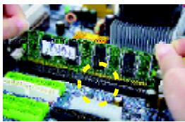 GIGABYTE 8S651M-RZ - Step 2: Install memory modules - 4