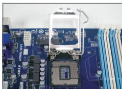 GIGABYTE GA-8SIMLHP-TW - Memasang CPU Intel (lewati langkah ini jika motherboard memiliki CPU bawaan) - 1