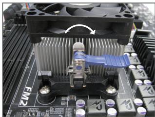 GIGABYTE GA-F2A85XN-WIFI - 1-3-2 Installing the APU cooler - 2