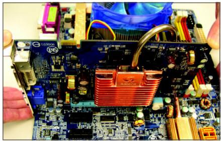 GIGABYTE GA-MA790FX-DS5 - 1-5 Installing an Expansion Card - 6