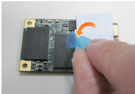 GIGABYTE P55W V4 - Installing the Thermal Pad for mSATA SSD on P55 - 4