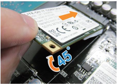 GIGABYTE P55W V4 - Installing the Thermal Pad for mSATA SSD on P55 - 5