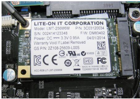 GIGABYTE P55W V4 - Installing the Thermal Pad for mSATA SSD on P55 - 6