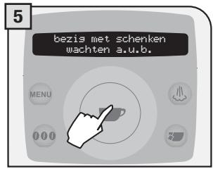 SAECO TALEA RING PLUS - GIET PER KEER SLECHTS EEN MAATSCHEPJE VOORGEMALEN KOFFIE IN HET VAKJE. HET IS NIET MOGELIJK OM TWEE KOPJES KOFFIE TEGELIJK TE VERSTREKKEN. - 5