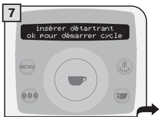 SAECO TALEA RING PLUS - PENDANT CETTE OPÉRATION, LA PRÉSENCE D'UNE PERSONNE EST NÉCESSAIRE. ATTENTION! NE JAMAIS UTILISER DE VINAIGRE POUR DÉTARTRER LA MACHINE. - 7