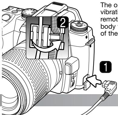 KONICA MINOLTA DYNAX 5D - ATTACHING A REMOTE CORD - 1