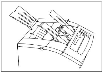 KONICA MINOLTA MF1600 - Installing the Paper Tray - 1