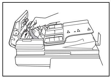 KONICA MINOLTA 7216 - To clear a misfeed in the RADF (DF-321) - 3
