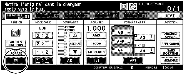 Mettre l'original dans le chargeur recto vers le haut 0 / 1 DISPONIBLE TRAV 01 DISPONIBLE TRAV 02 DISPONIBLE TRAV 03 DISPONIBLE TRAV 04 DISPONIBLE TRAV 05 ETAT FINITION MODE COPIE CONTRASTE AGR./RED. FORMAT PAPIER FONCTION AD AUTRES FINITIONS AFR AGRAFE TRI EDH MEM02 MEM01 2 ▶ 2 2 ▶ 1 1 ▶ 2 1 ▶ 1 MEM02 MEM01 △ NORMAL ▼ 1.000 AMS ZOOM TAUX FIXES 1:1 APS ORIGINAL SPECIAL APPLICATION SAHS ROTATION MEMOIRE COMPTEUR ORIGINAUX 0 MEMOIRE 100 %