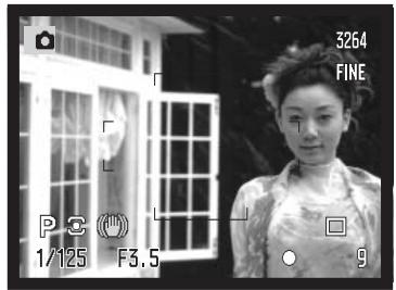 KONICA MINOLTA DIMAGE A2 - Focus Lock - 2