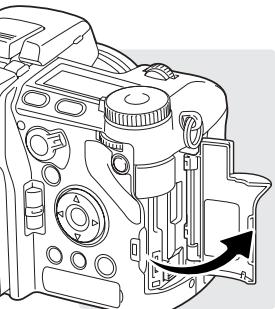 KONICA MINOLTA DIMAGE A2 - Inserting and Changing a Memory Card - 2