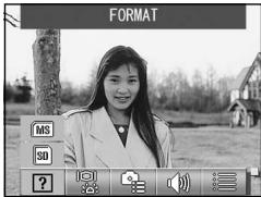 KONICA MINOLTA DIMAGE G400 - Formatage d'une carte mémoire - 1