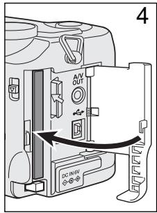 KONICA MINOLTA DIMAGE S304 - CHANGING THE COMPACTFLASH CARD - 4
