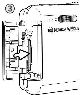 KONICA MINOLTA DIMAGE X1 - INSTALLING AND REMOVING A MEMORY CARD - 3