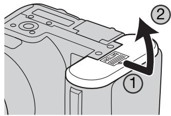 KONICA MINOLTA DIMAGE Z5 - Inserting batteries - 1