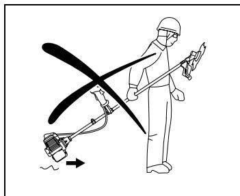 MAKITA BCM3300 - Démarrage de la débroussailleuse - 9
