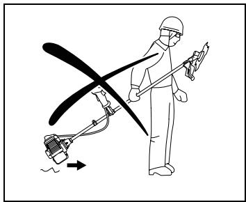 MAKITA BCM3300 - Starting the brush cutter - 9