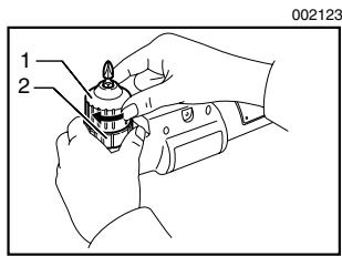 MAKITA DA391D - Installing or removing driver bit or drill bit - 1